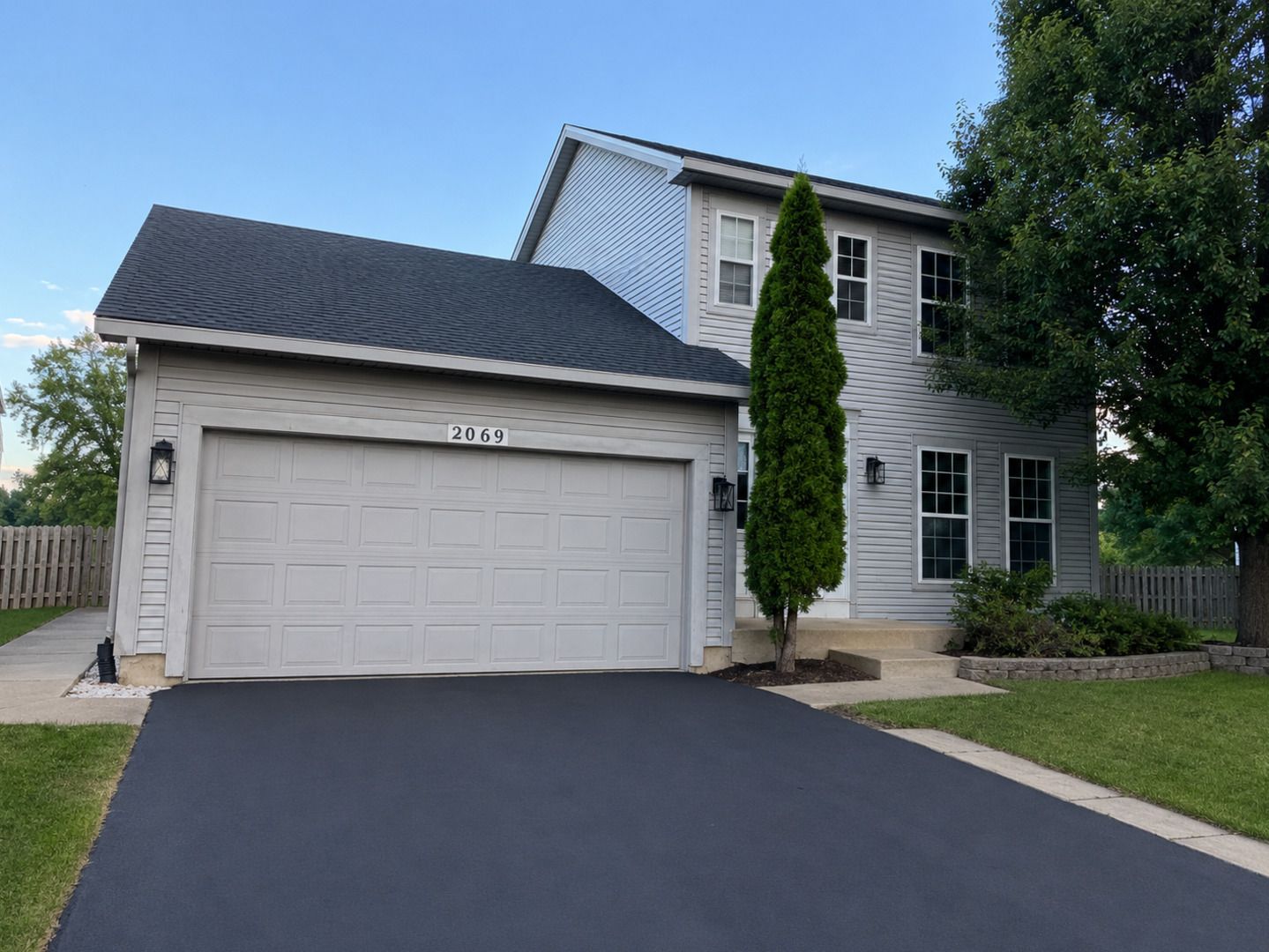 2069 Wedgewood Circle — Romeoville, IL 60446