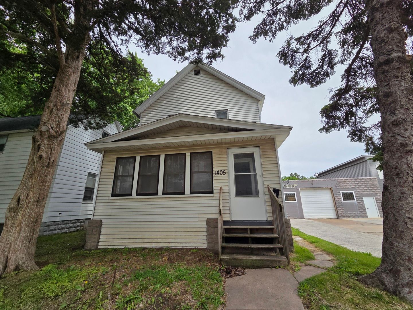 1405 25th Street — Rock Island, IL 61201
