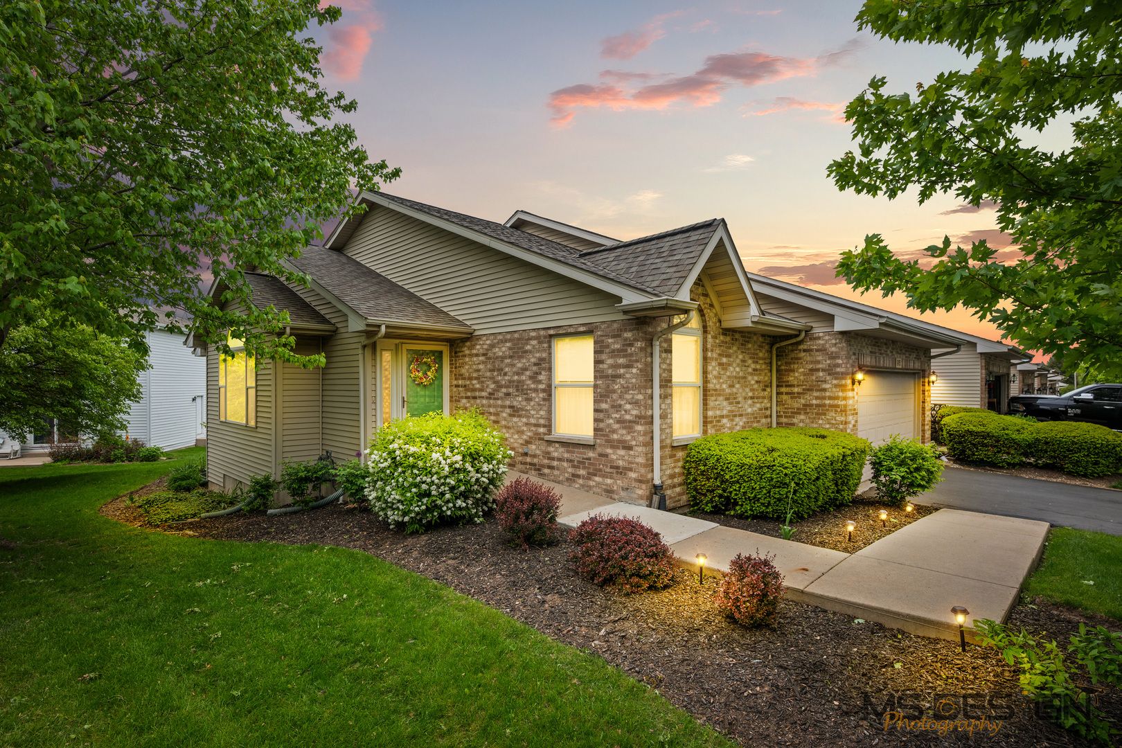 915 Foxpointe Drive — Sycamore, IL 60178