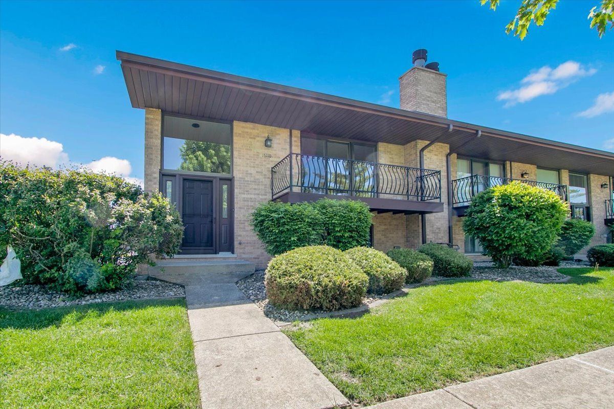 16110 Pine Drive — Tinley Park, IL 60477