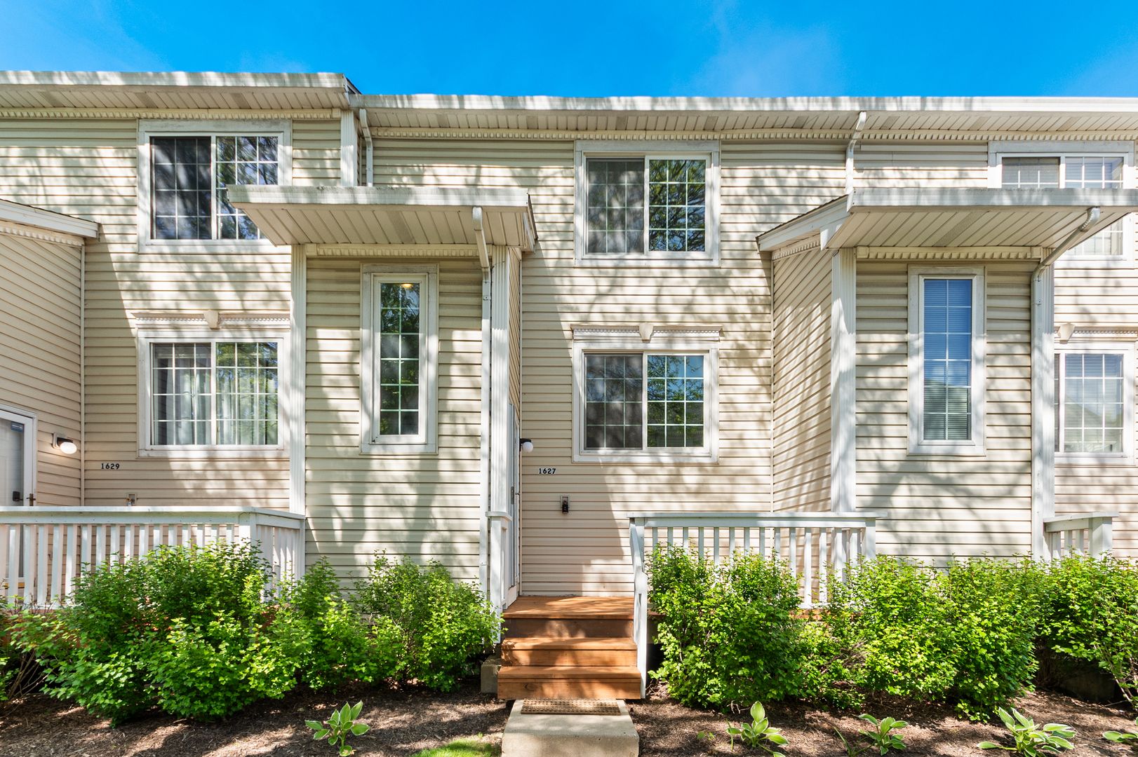 1627 Liberty Street #1627 — Hanover Park, IL 60133