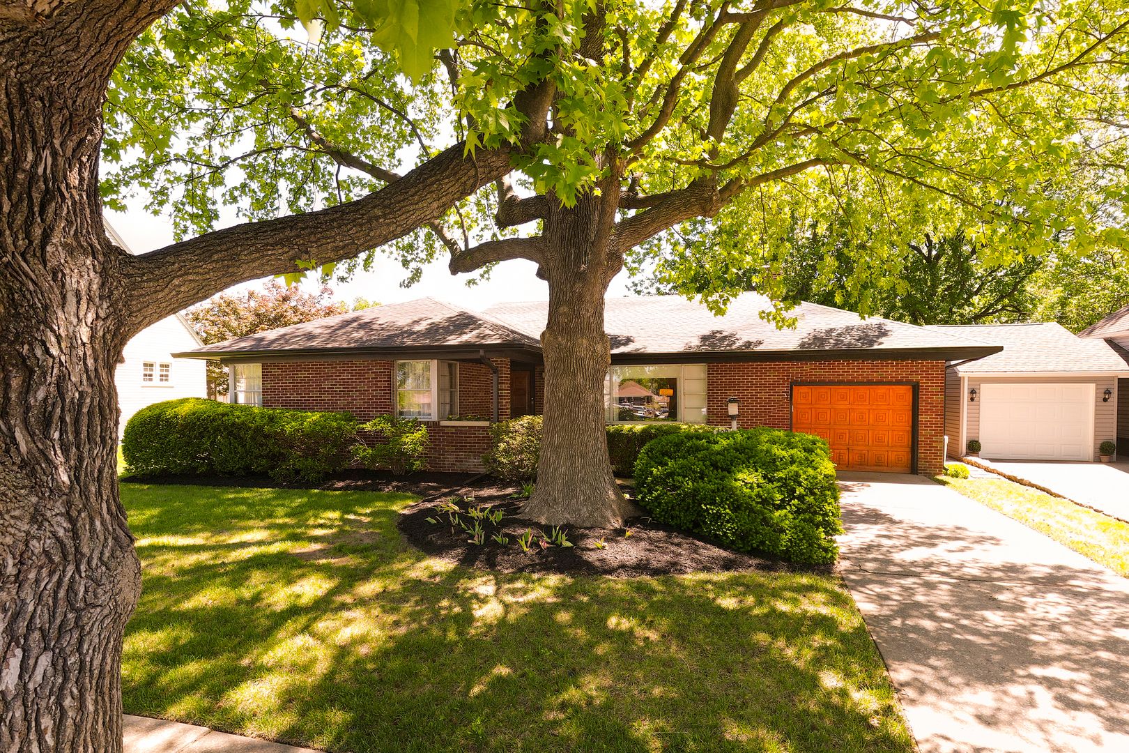 208 S Laurel Avenue — Duquoin, IL 62832
