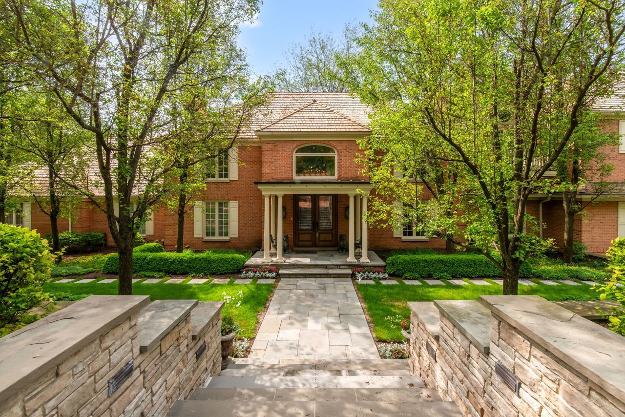 55 S Wynstone Drive S — North Barrington, IL 60010