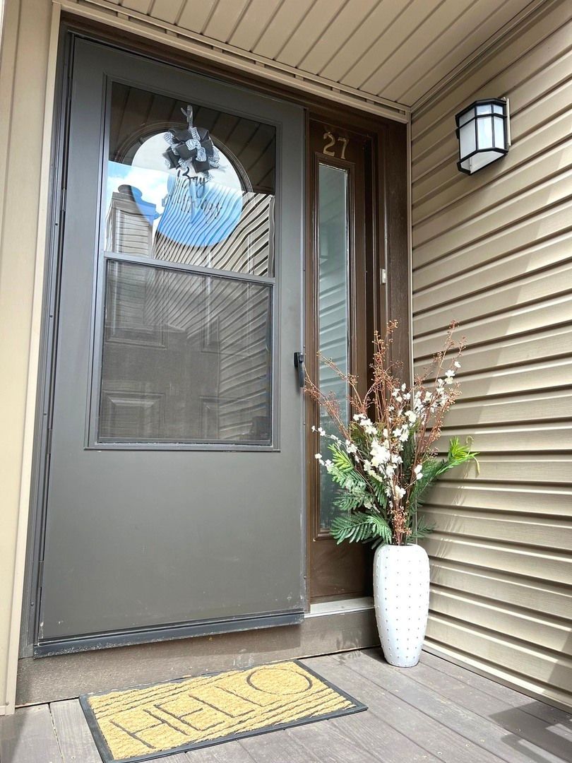 27 Mineola Road #27 — Fox Lake, IL 60020