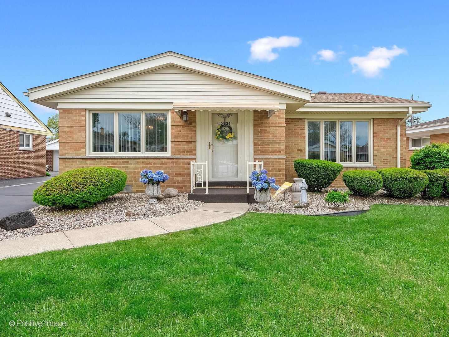 10833 Claridge Avenue — Westchester, IL 60154