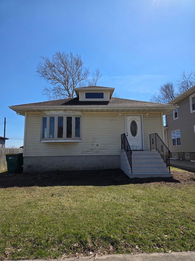 900 Cochrane Avenue — Joliet, IL 60436