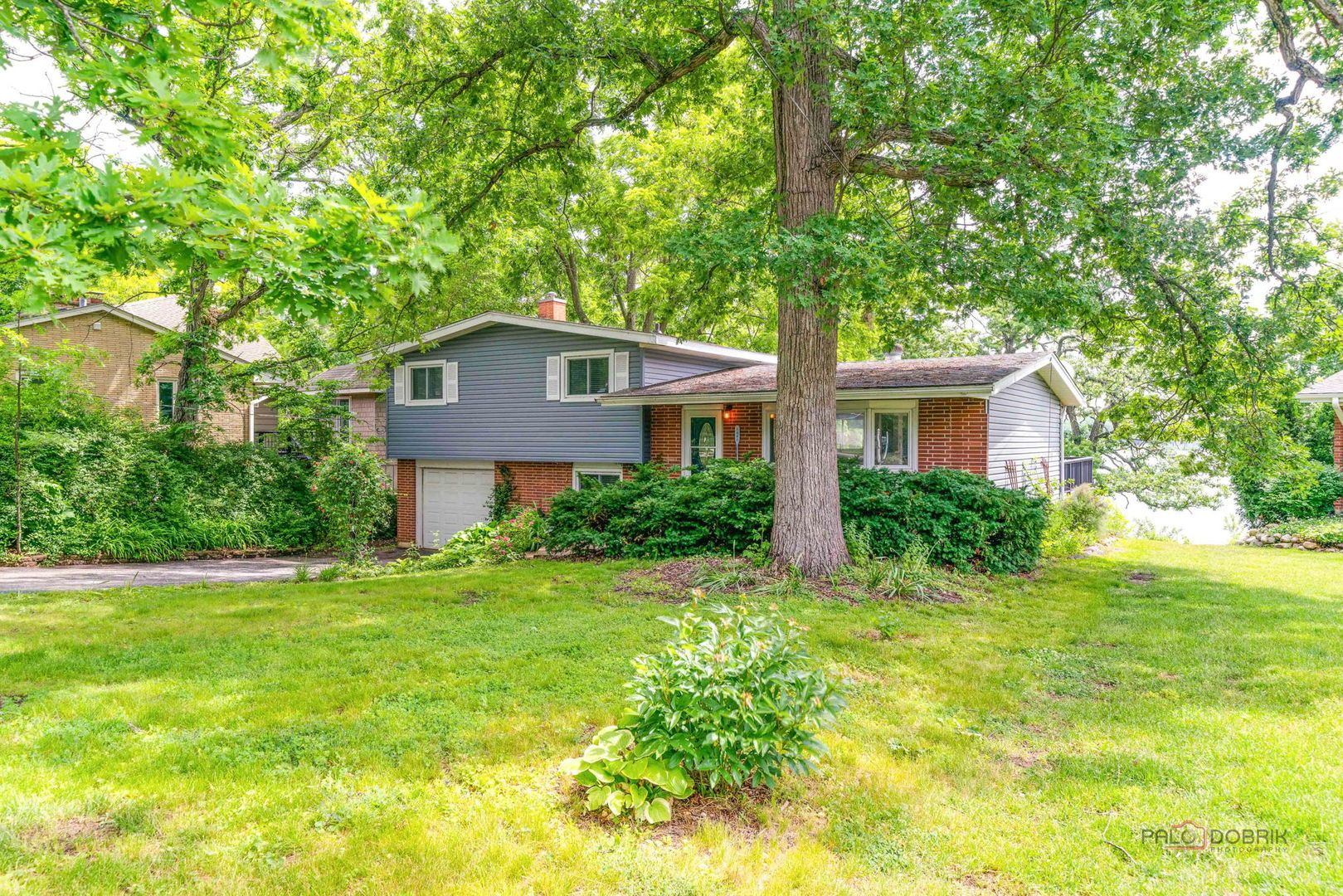 1083 Lomond Drive — Mundelein, IL 60060