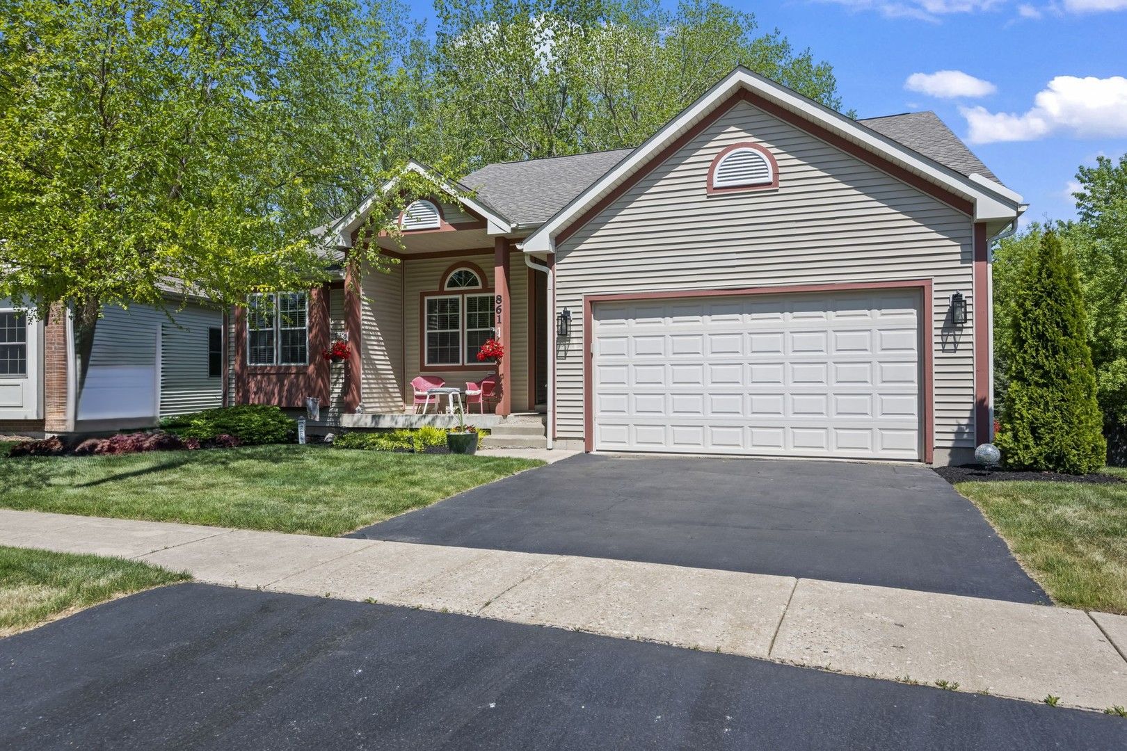 861 Prairie Ridge Drive — Woodstock, IL 60098