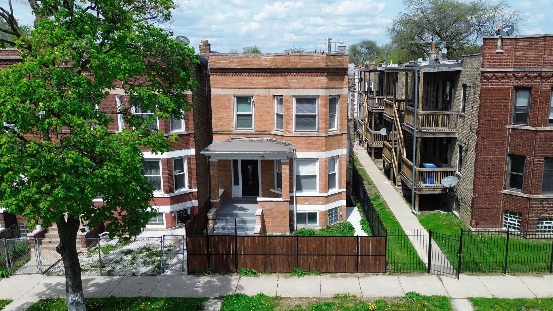 4906 W Erie Street — Chicago, IL 60644
