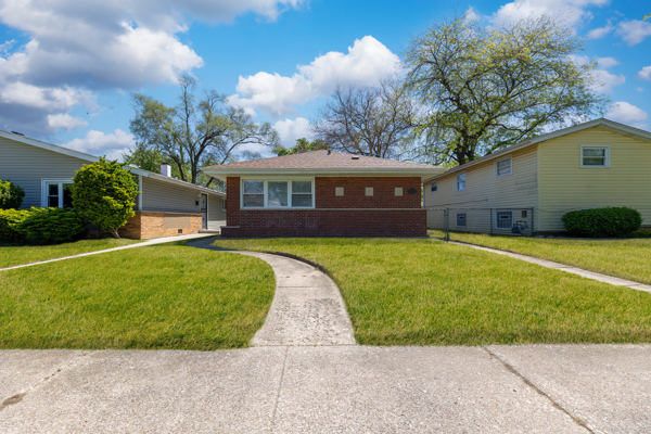 14643 Dante Avenue — Dolton, IL 60419