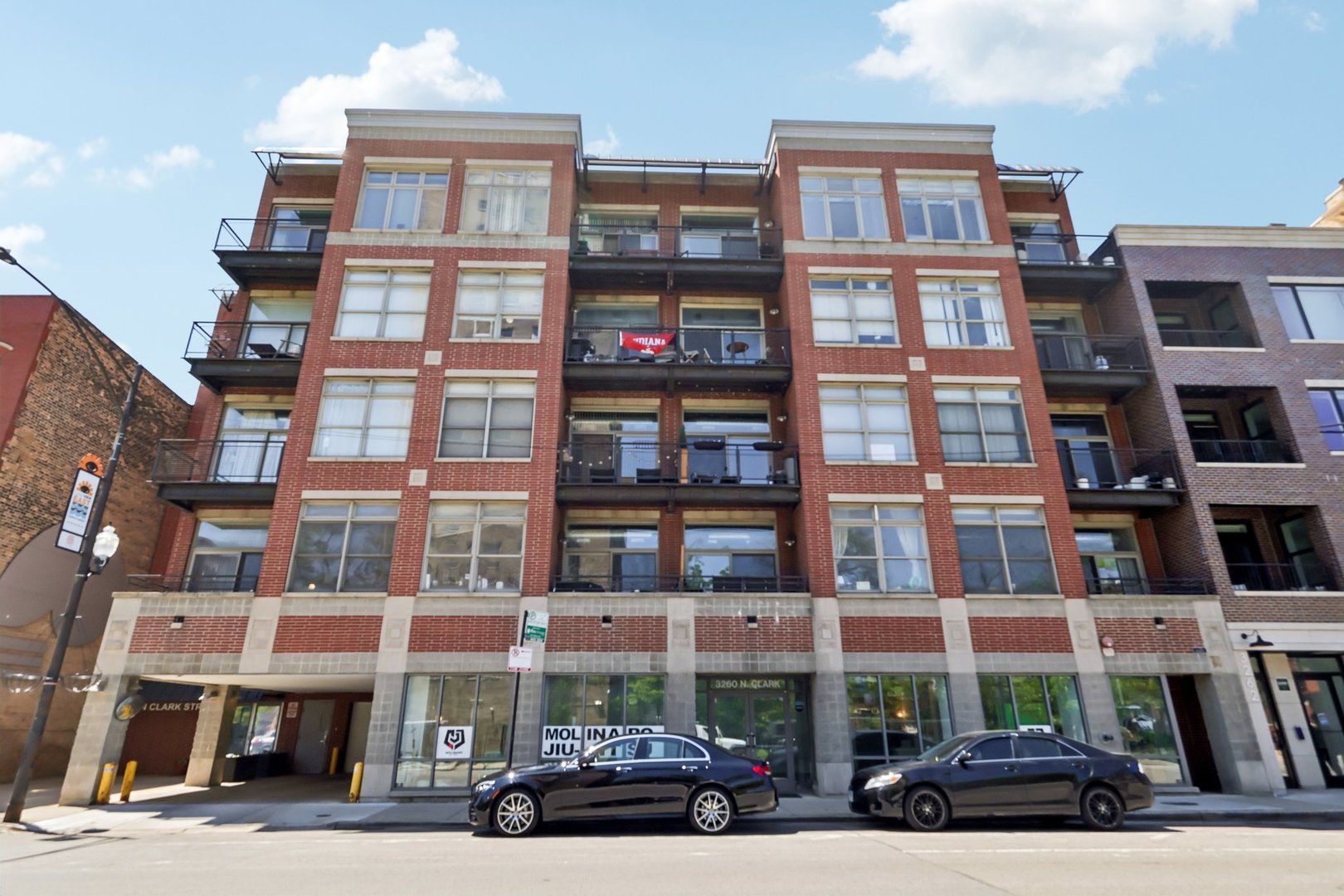 3260 N Clark Street #408 — Chicago, IL 60657