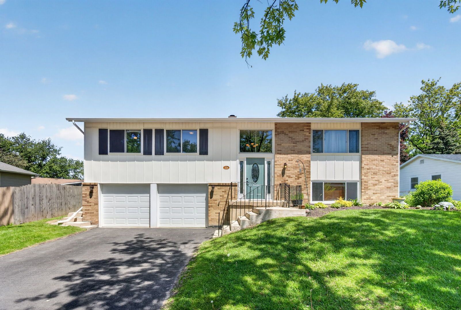 418 Charlestown Drive — Bolingbrook, IL 60440