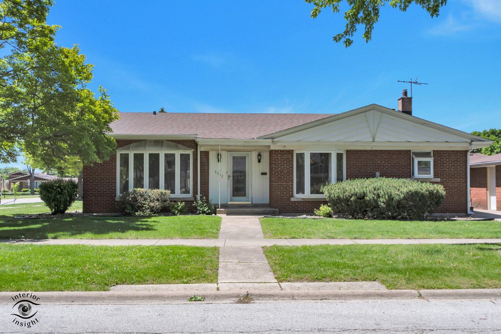 5532 Oak Center Drive — Oak Lawn, IL 60453