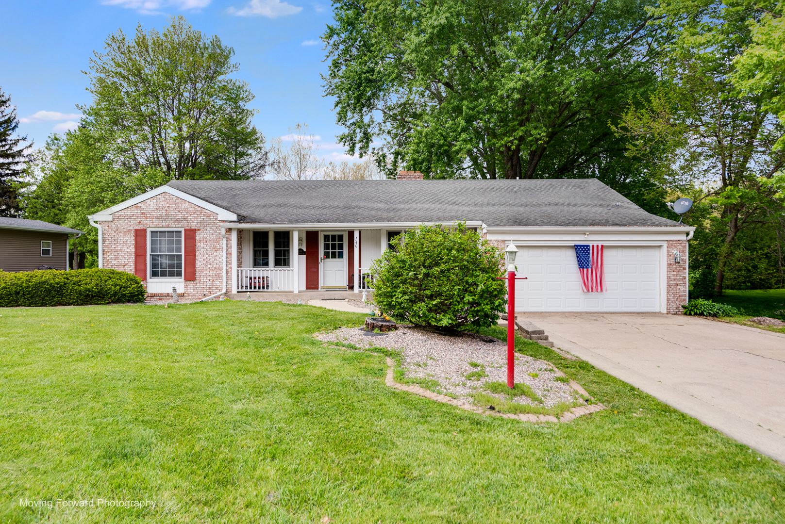 240 Park Crest Drive — Freeport, IL 61032