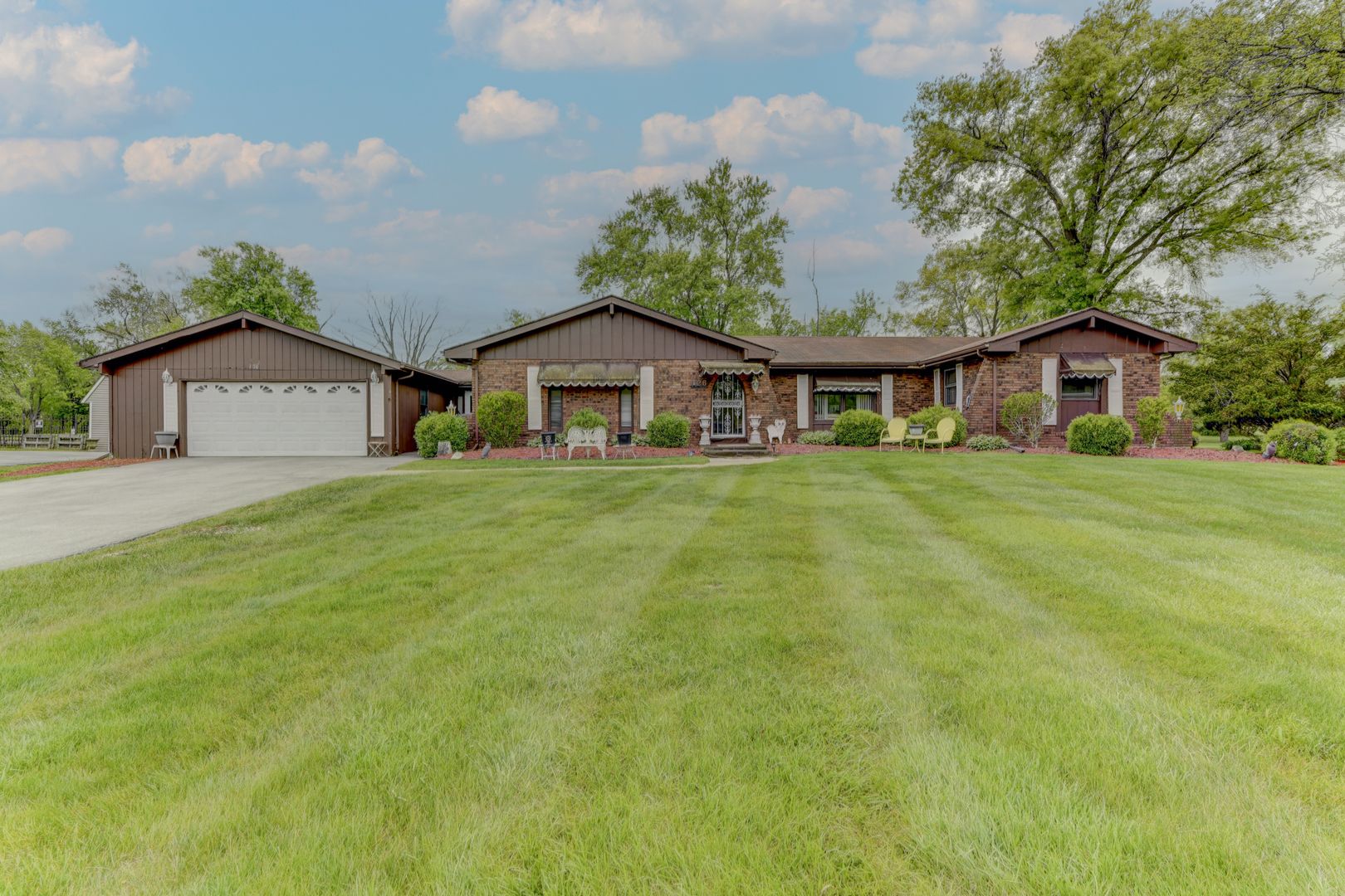 126 Denell Drive — Crete, IL 60417