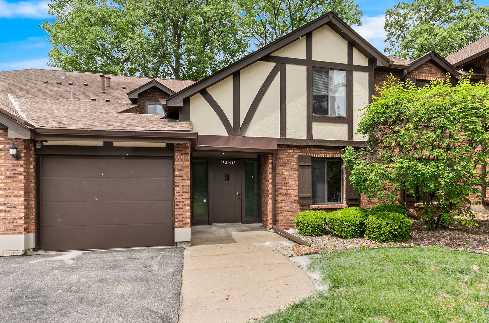 11240 Sycamore Lane #60D — Palos Hills, IL 60465