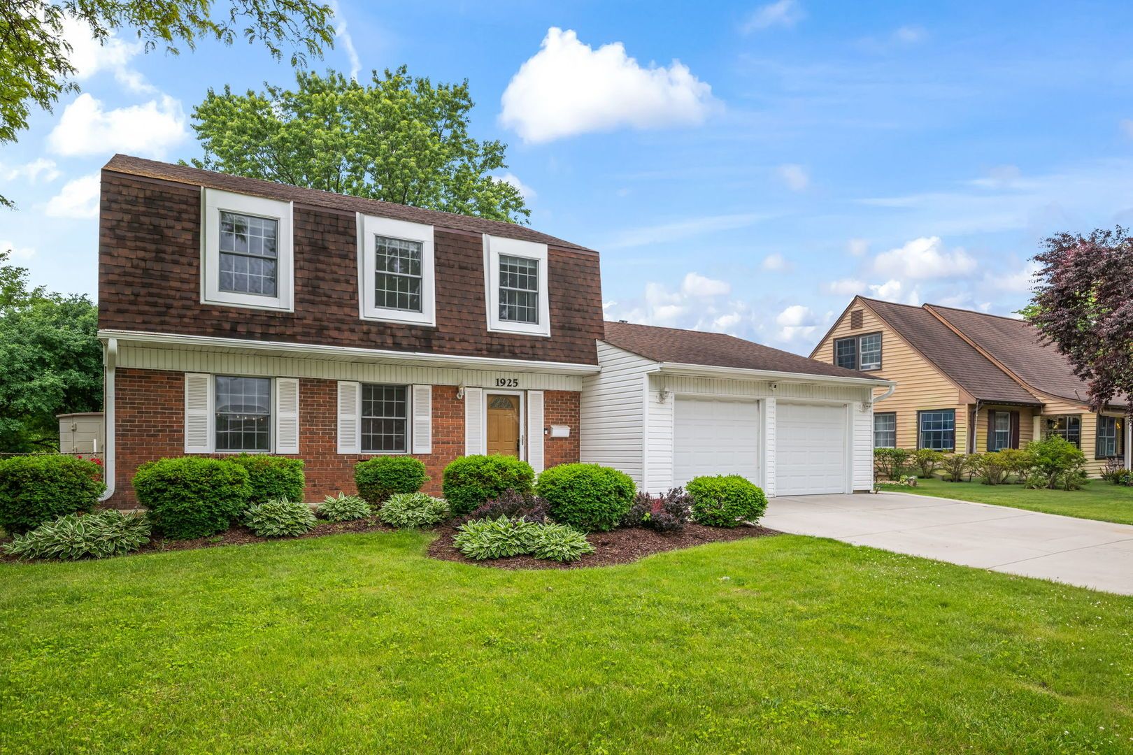 1925 Cloverdale Court — Schaumburg, IL 60194