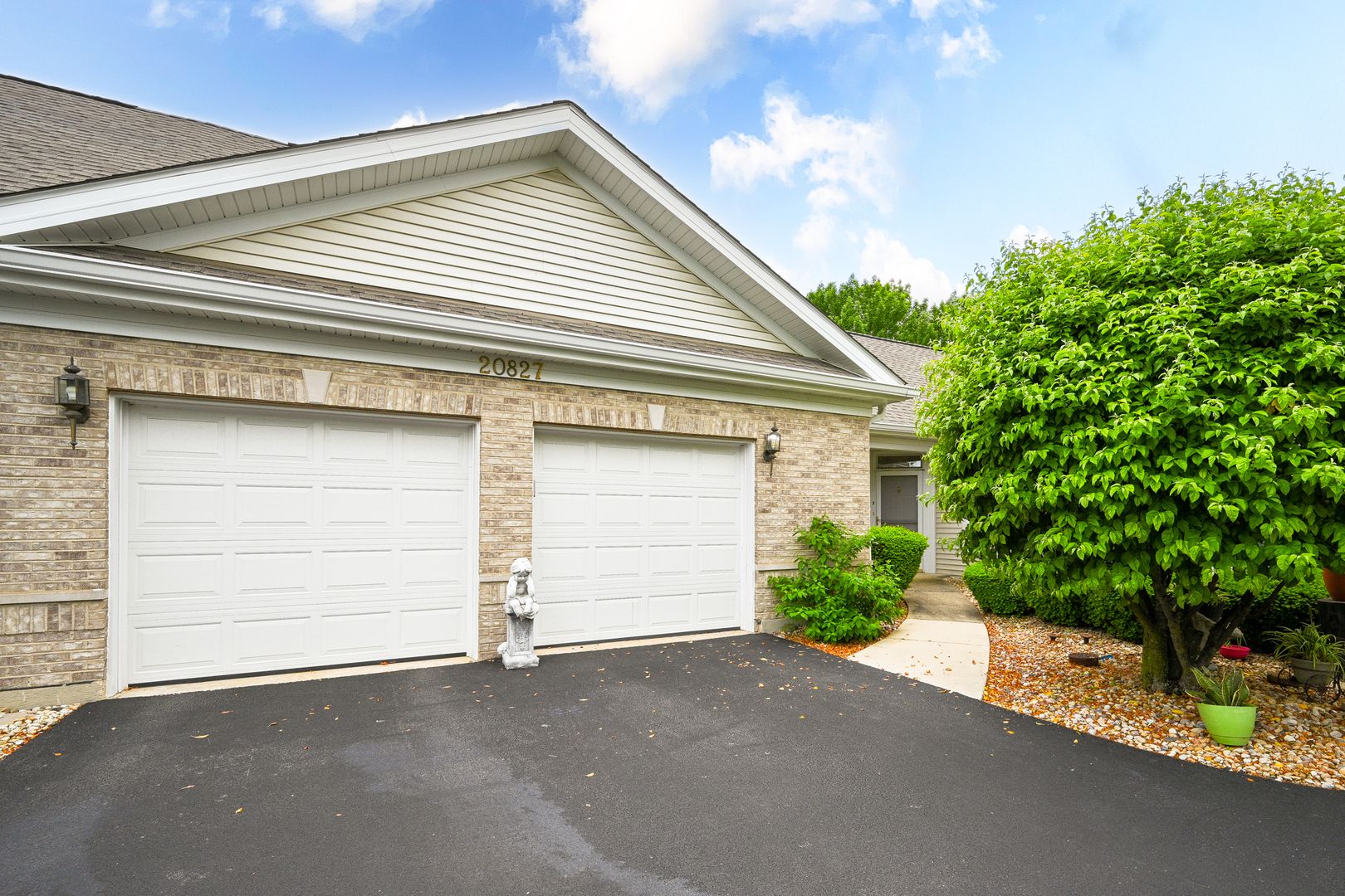 20827 W Honeysuckle Court — Plainfield, IL 60544