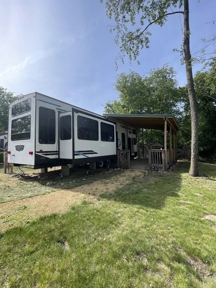 5-515 Woodhaven Lakes — Sublette, IL 61367