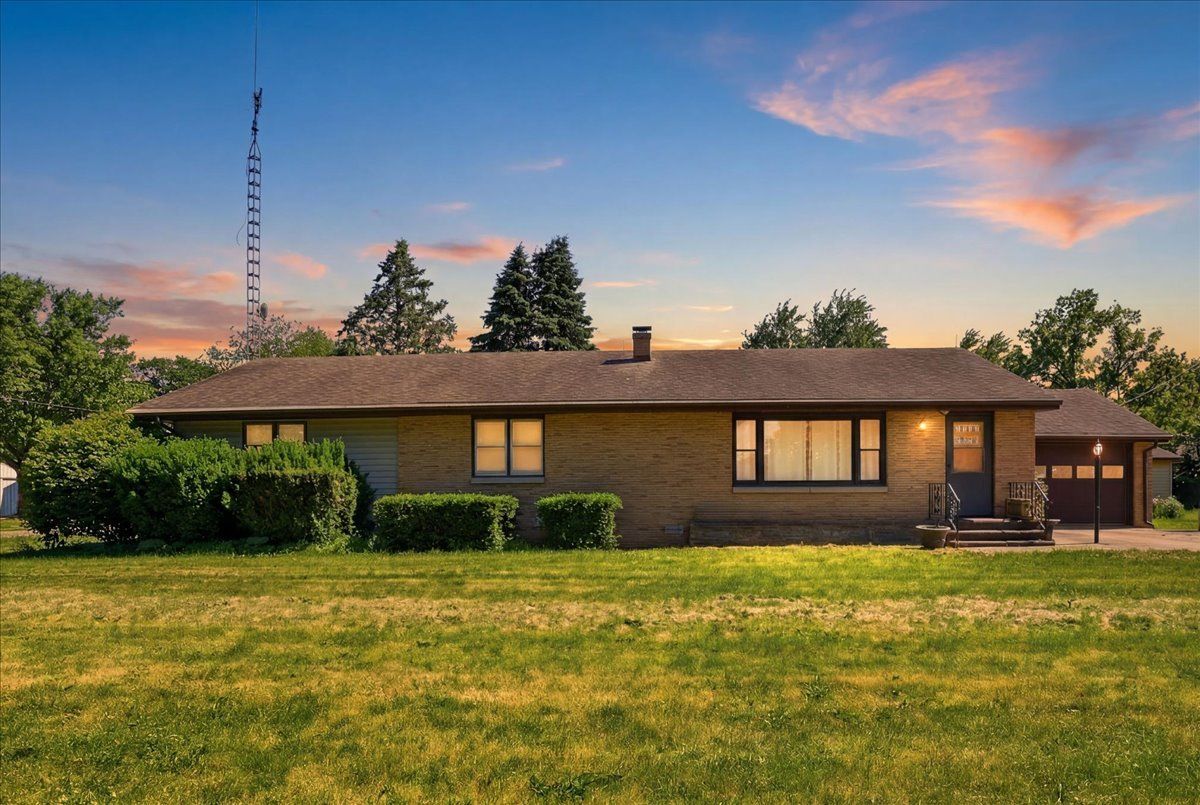 108 E Grant Street — Arrowsmith, IL 61722