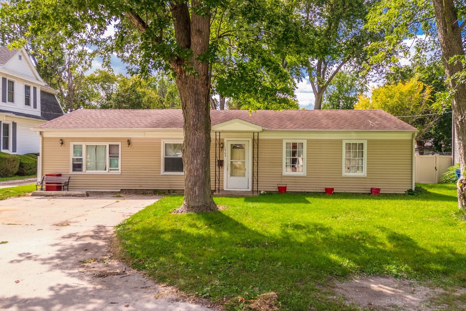 1702 S Plum Street — Pontiac, IL 61764