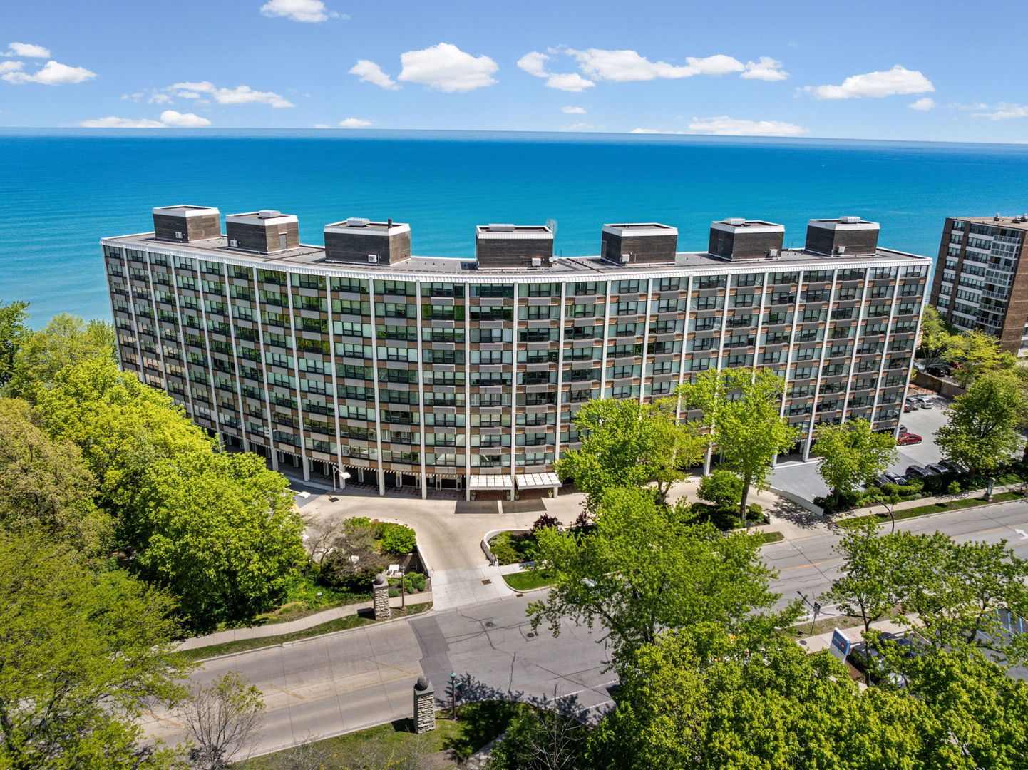 1630 Sheridan Road #10A — Wilmette, IL 60091