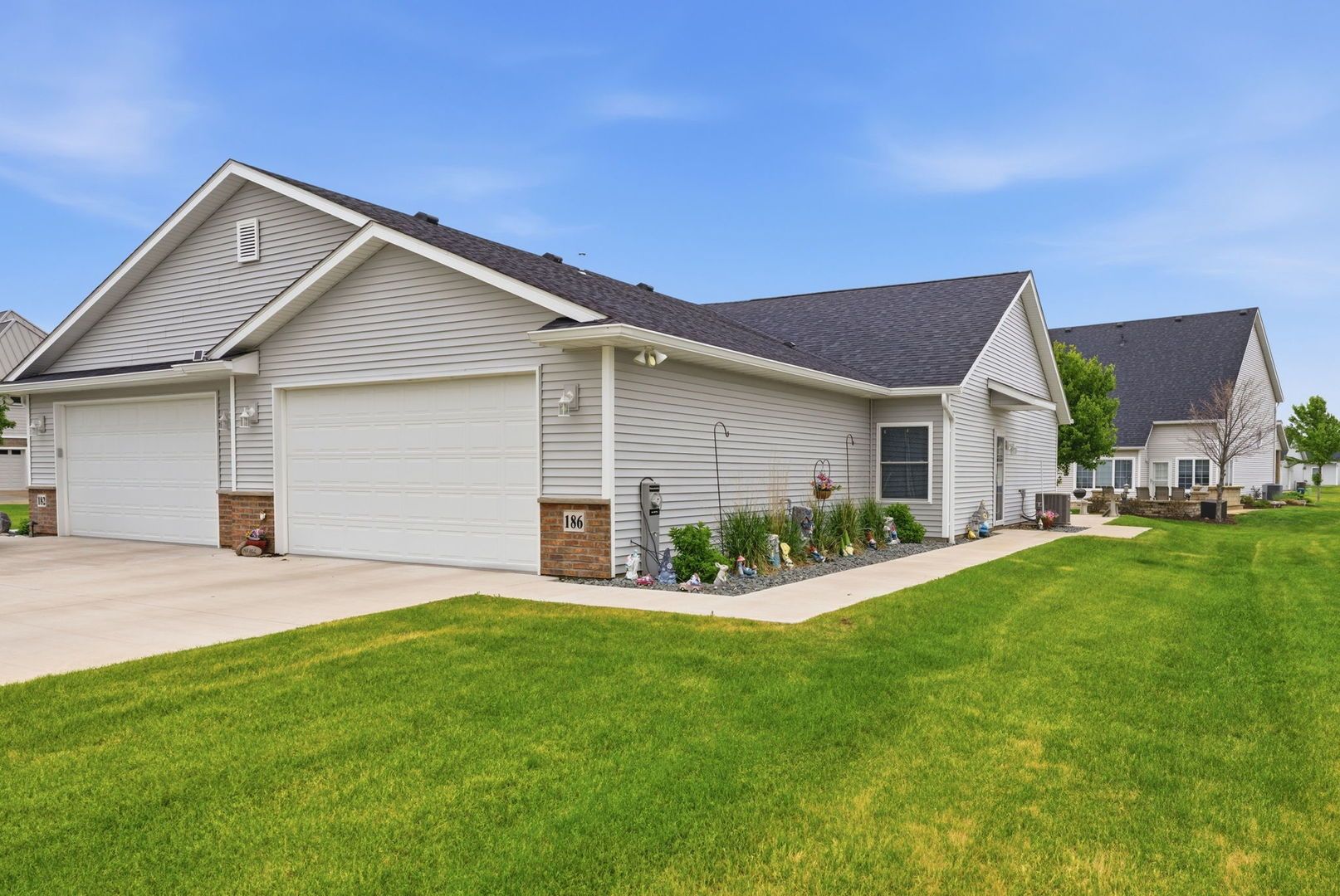 186 Beacon Harbor Circle #186 — East Moline, IL 61244