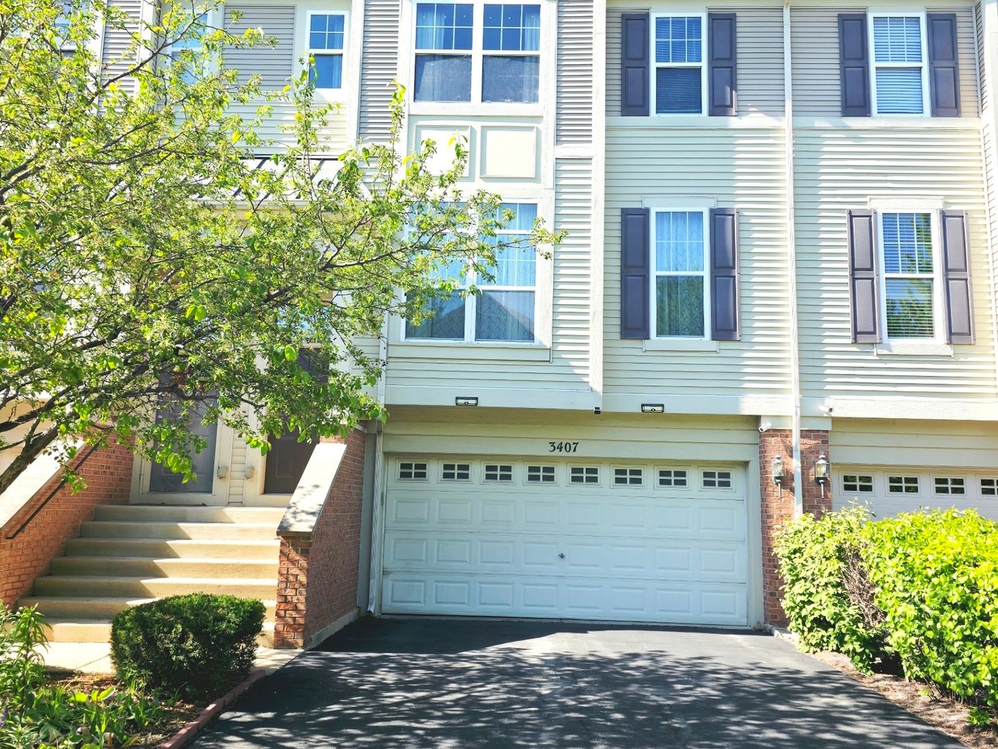 3407 Bradbury Circle — Aurora, IL 60504