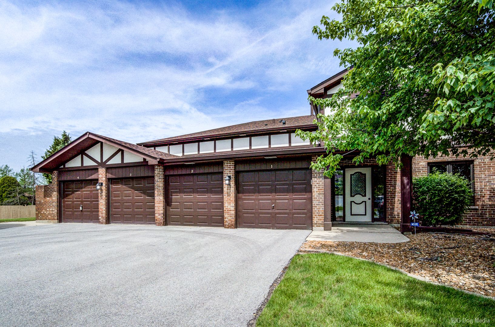 9822 Mill Drive W #B2 — Palos Park, IL 60464