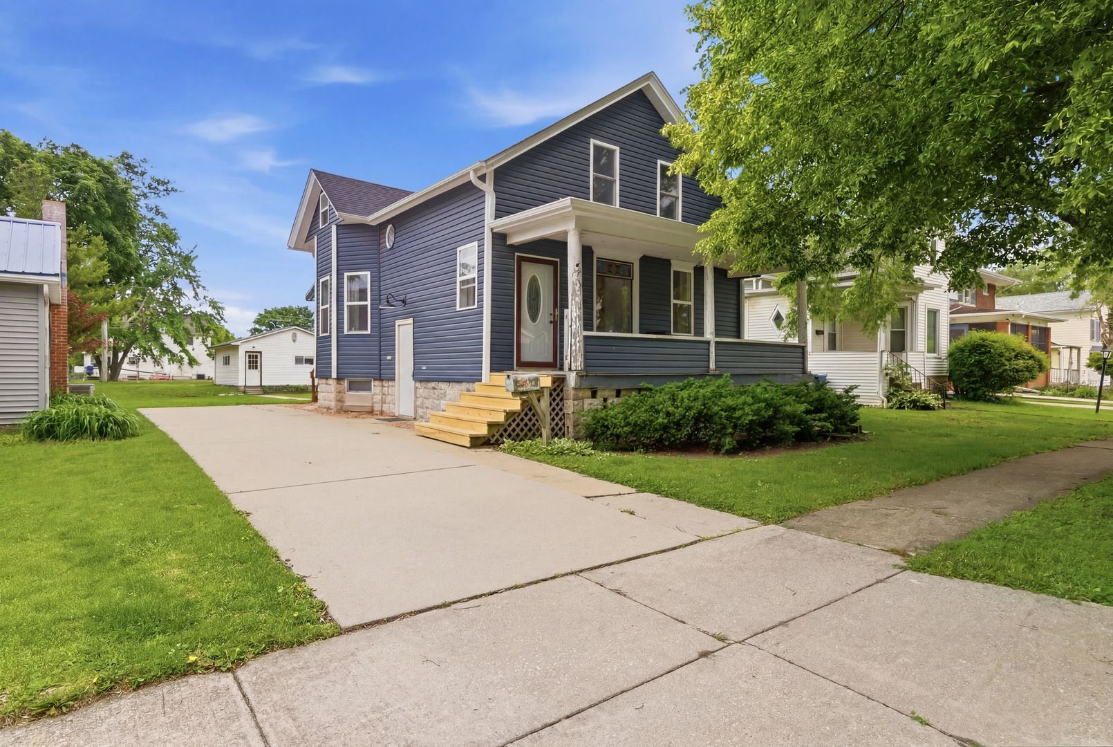 115 E Waupansie Street — Dwight, IL 60420