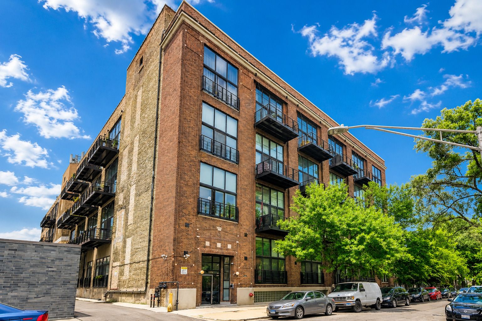 1935 N Fairfield Avenue #307 — Chicago, IL 60647