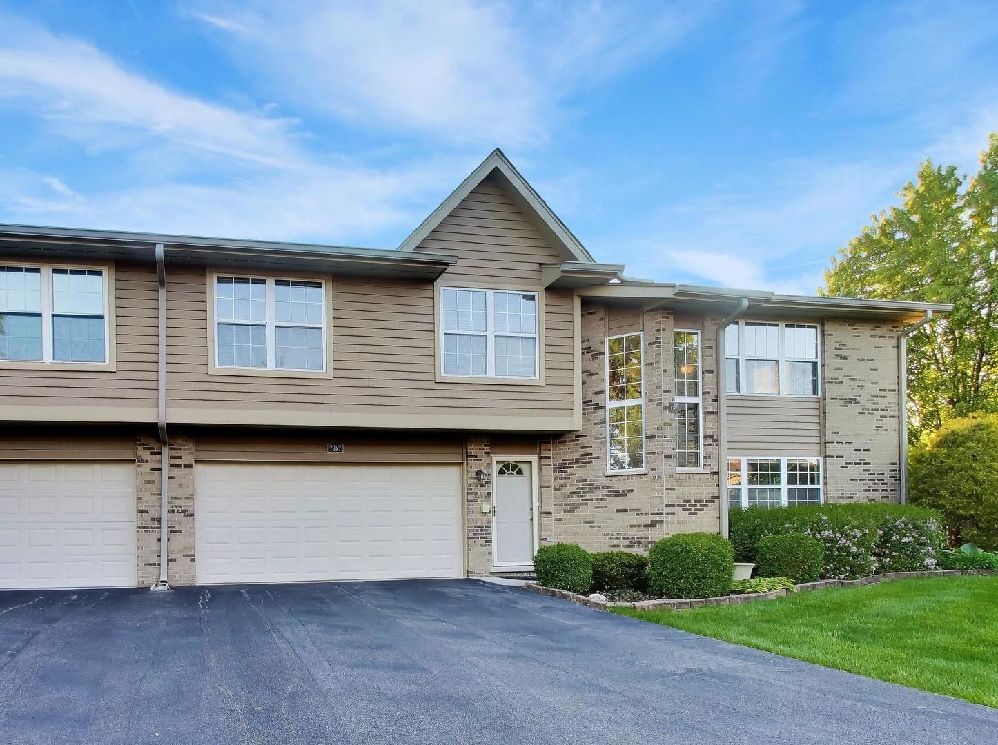 7957 Stewart Drive — Darien, IL 60561
