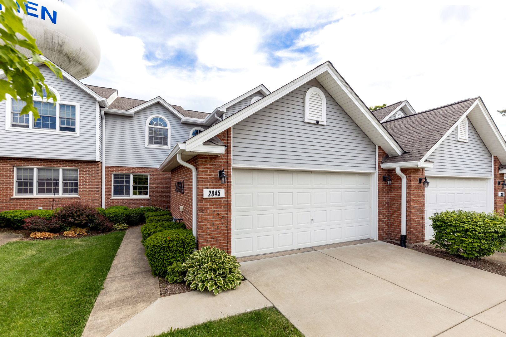 2845 Water Tower Lane — Darien, IL 60561