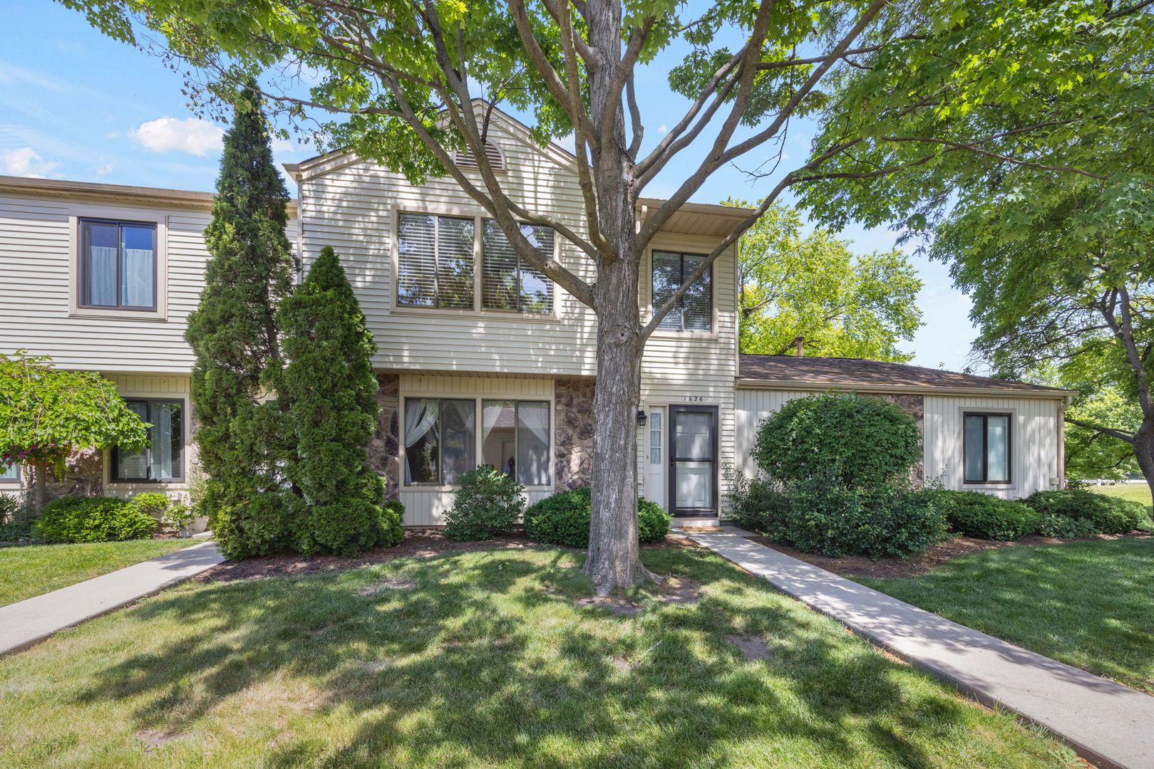 1626 Vermont Drive #1626 — Elk Grove Village, IL 60007