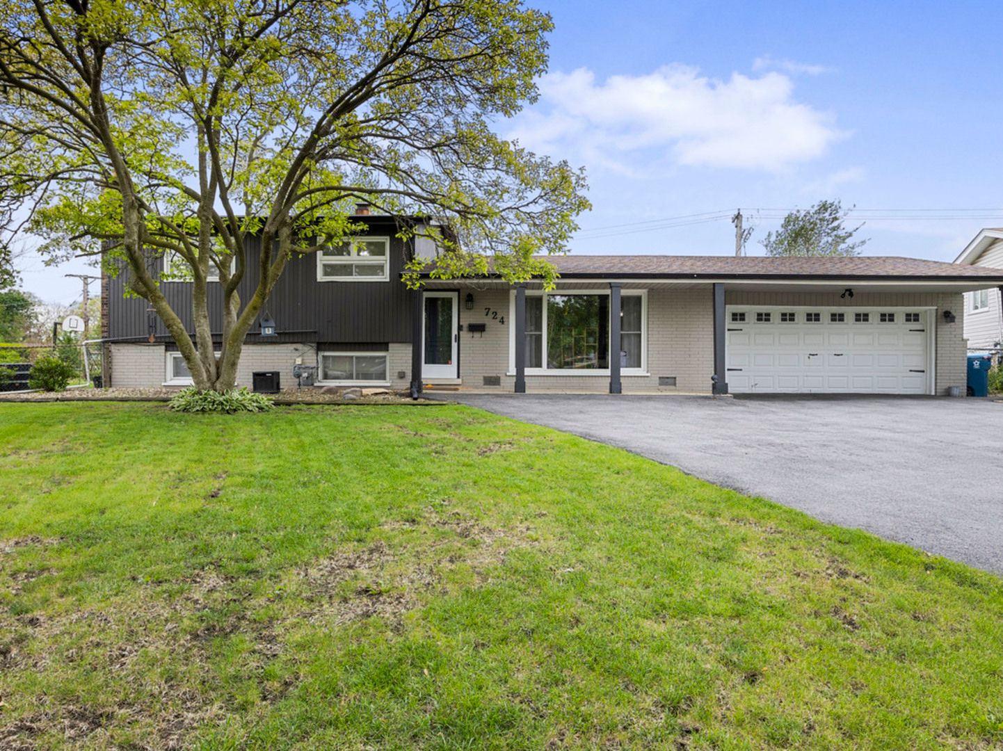 724 Lexington Drive — Chicago Heights, IL 60411