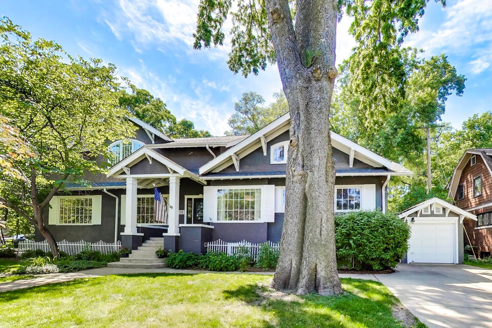 172 Barrypoint Road — Riverside, IL 60546