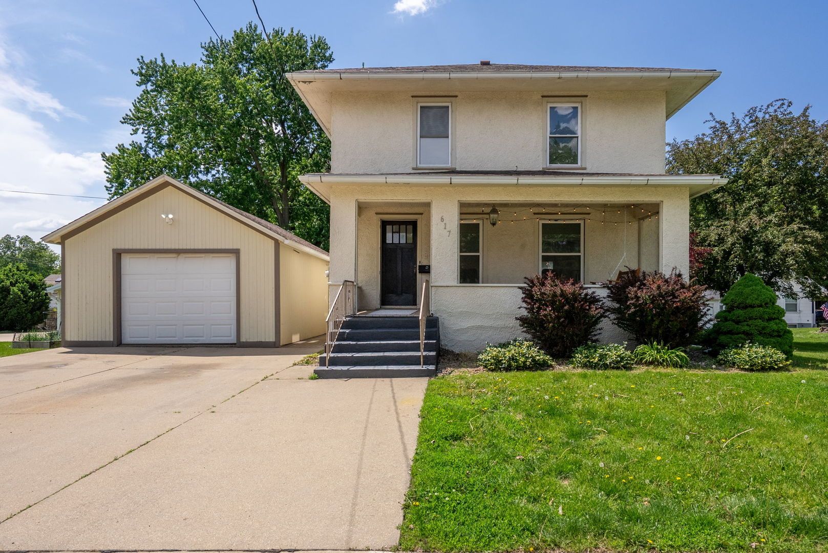 617 9th Avenue — Dewitt, IA 52472