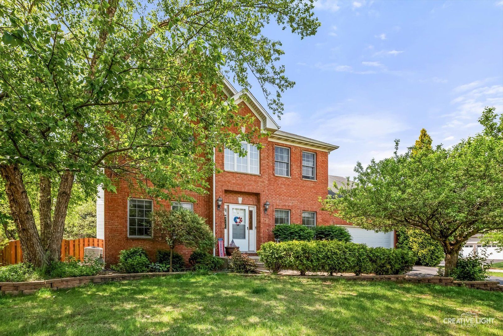 424 Camden Circle — Oswego, IL 60543
