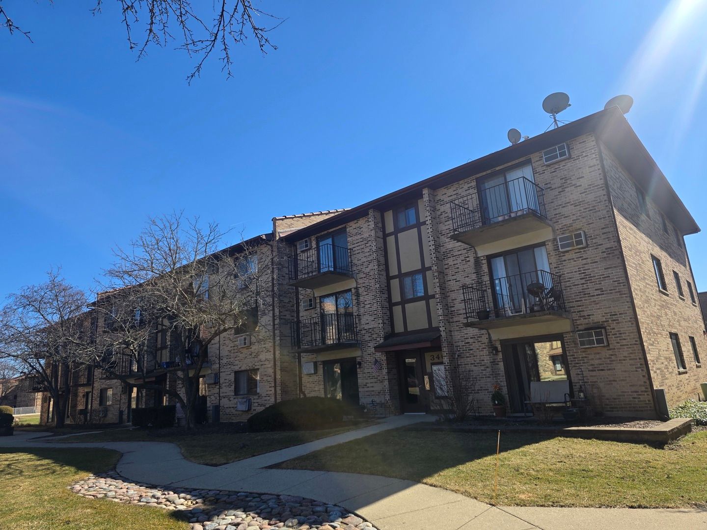 340 Klein Creek Court #5E — Carol Stream, IL 60188