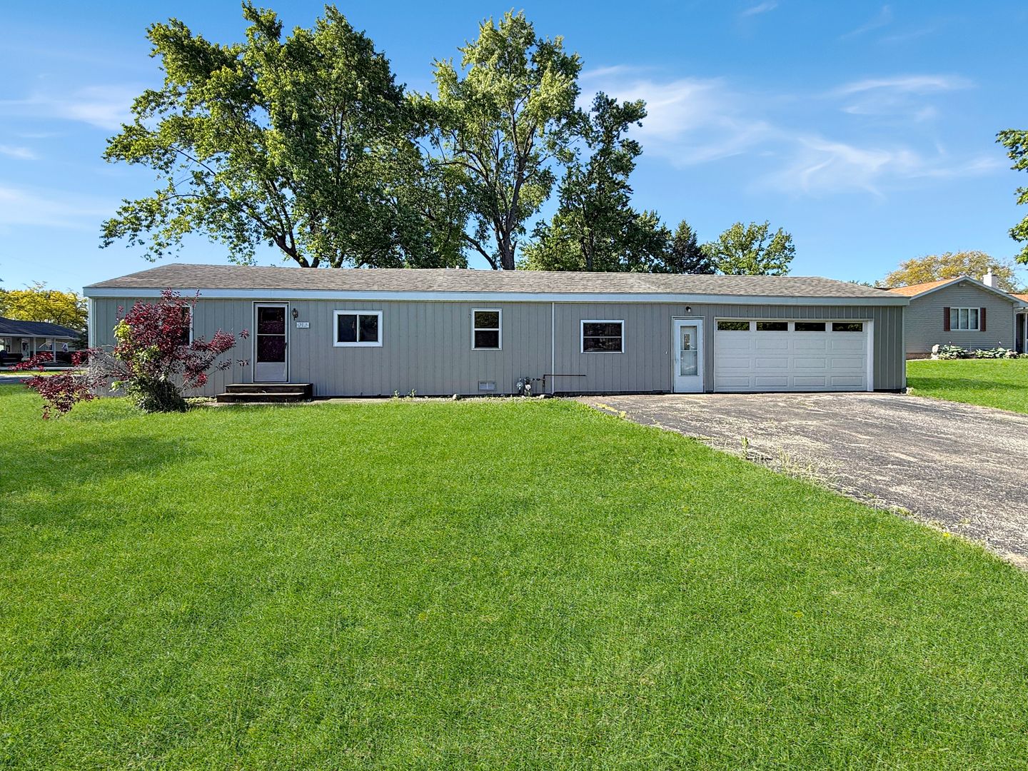 212 E Willard Street — Gifford, IL 61847