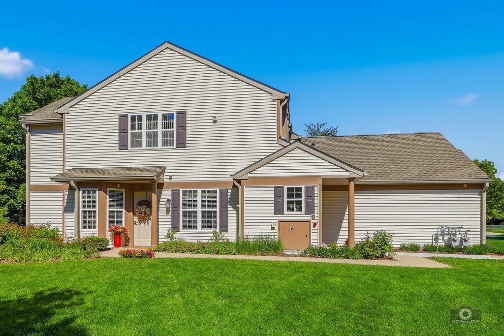 2904 Bartlett Court #102 — Naperville, IL 60564