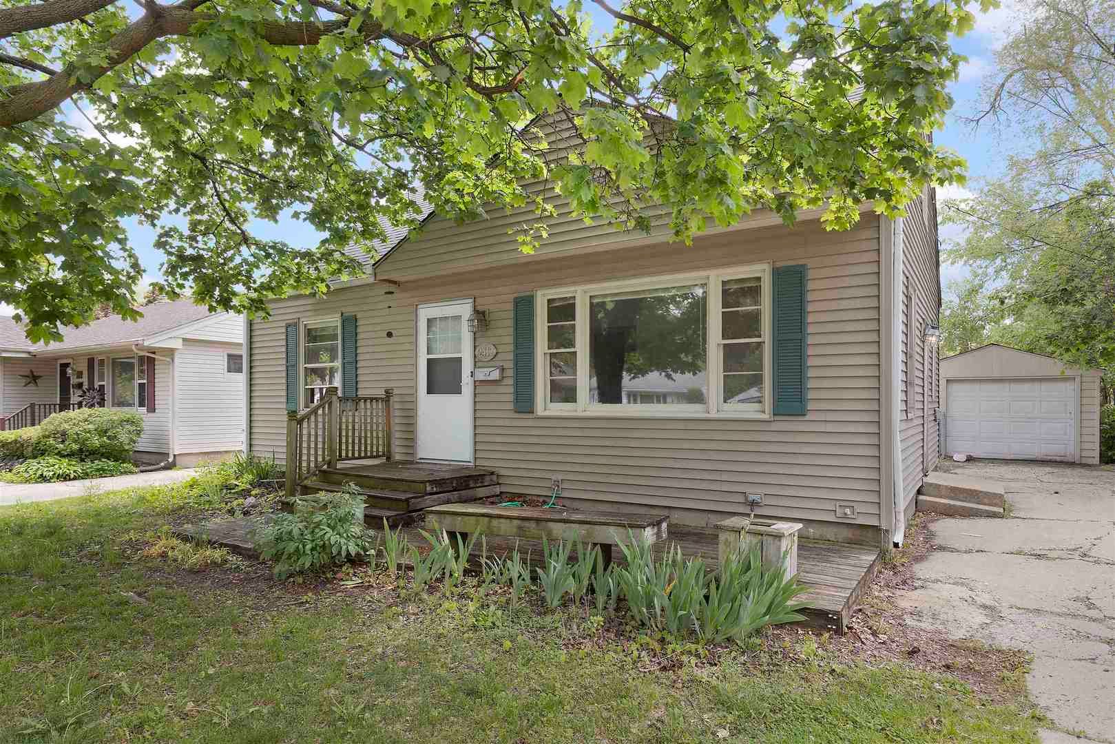 2412 MIDWAY Drive — Rockford, IL 61103