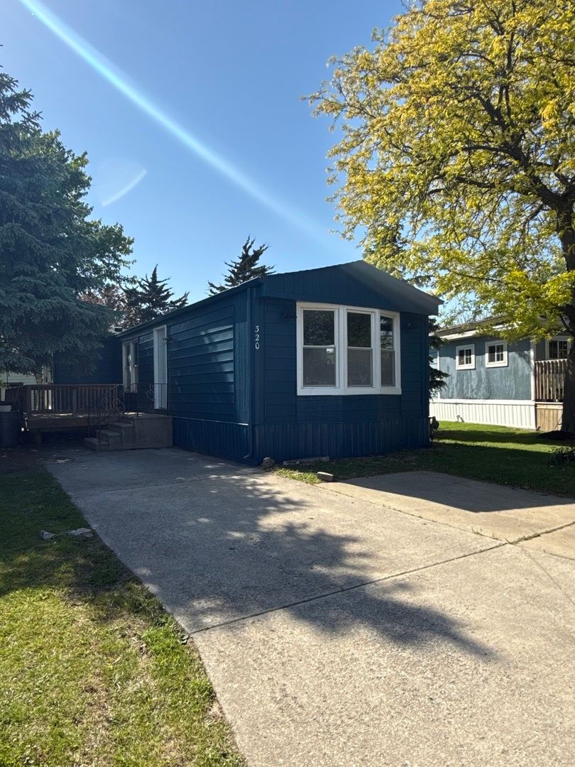 320 Pleasant Terrace — Matteson, IL 60443
