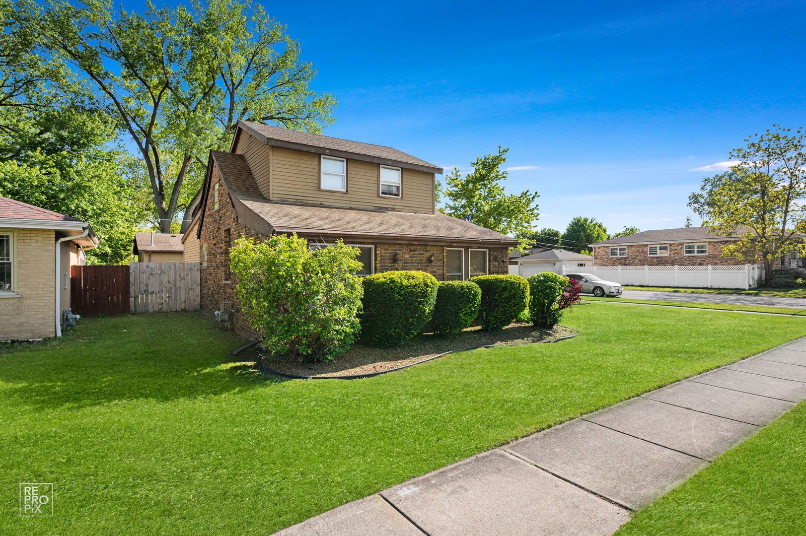 5849 W 90th Street — Oak Lawn, IL 60453