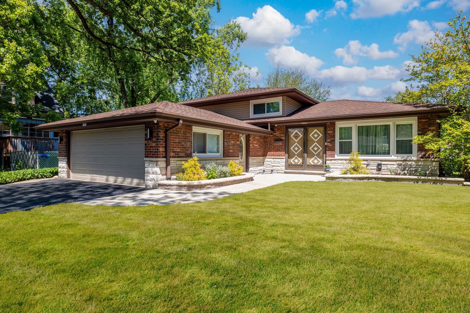 10809 S Nordica Avenue — Worth, IL 60482
