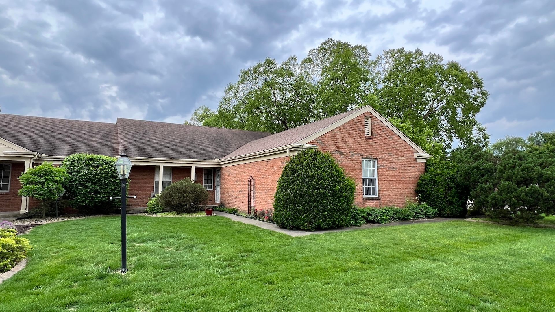 1407 Old Farm Road #B — Champaign, IL 61821