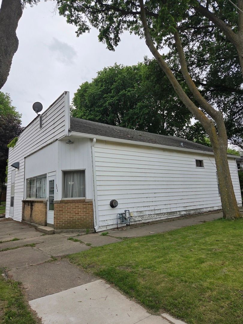 727 Sycamore Street — Ottawa, IL 61350
