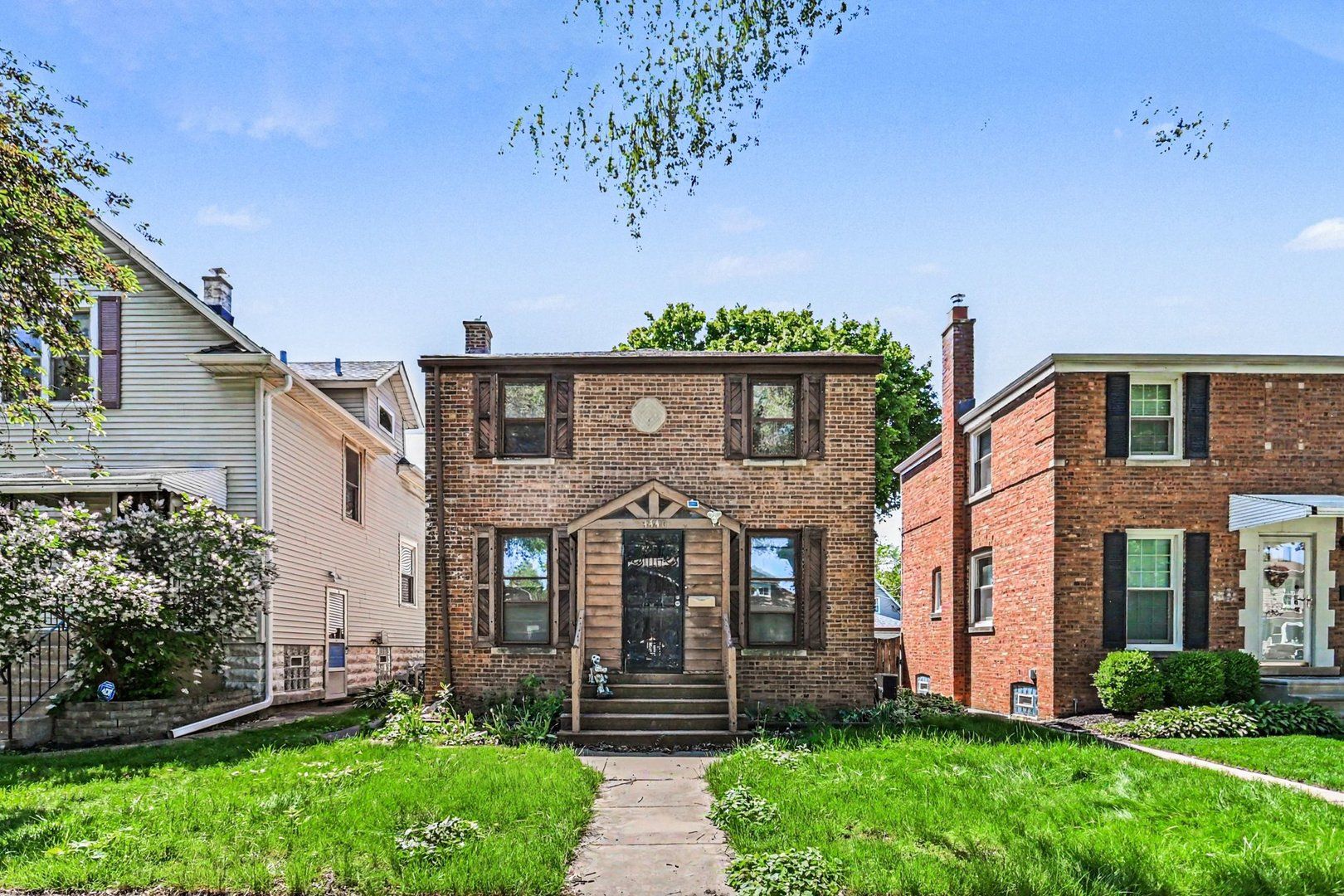 4440 N La Crosse Avenue — Chicago, IL 60630
