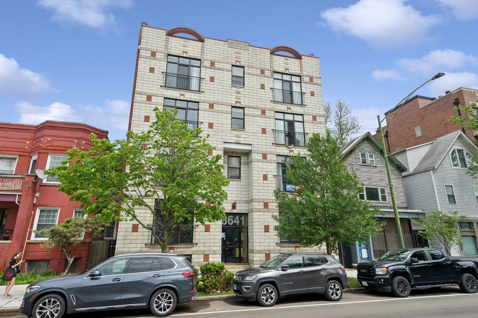 3641 N Ashland Avenue #1N — Chicago, IL 60613