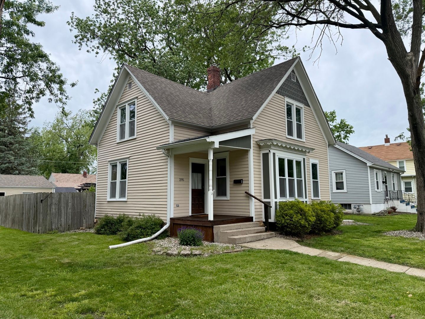 295 S Grand Avenue — Bradley, IL 60915